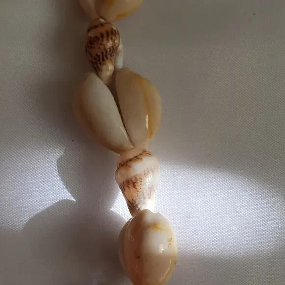 Vintage Hawaiian Cowrie & Mini Conch Sea Shell Necklace Natural Boho Beaded Lei - Picture 5 of 6